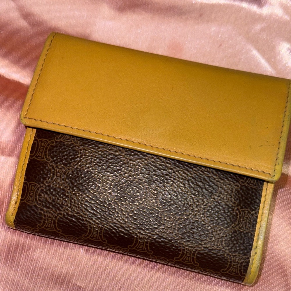 💯 Celiné Trifold Wallet - Picture 3 of 9